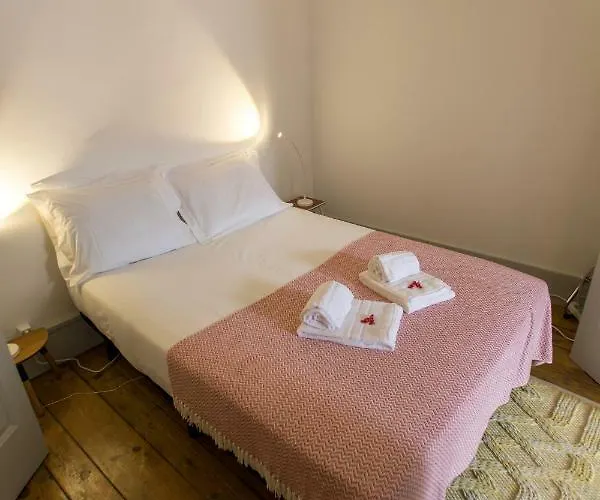 Casa Do Poeta & Guitarra By Pch Porto