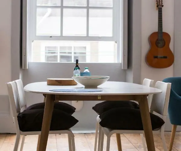 Casa Do Poeta & Guitarra By Pch