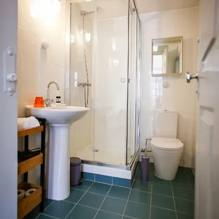 Casa Do Poeta & Guitarra By Pch * פורטו