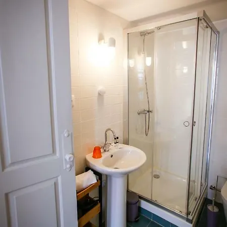 Casa Do Poeta & Guitarra By Pch פורטו