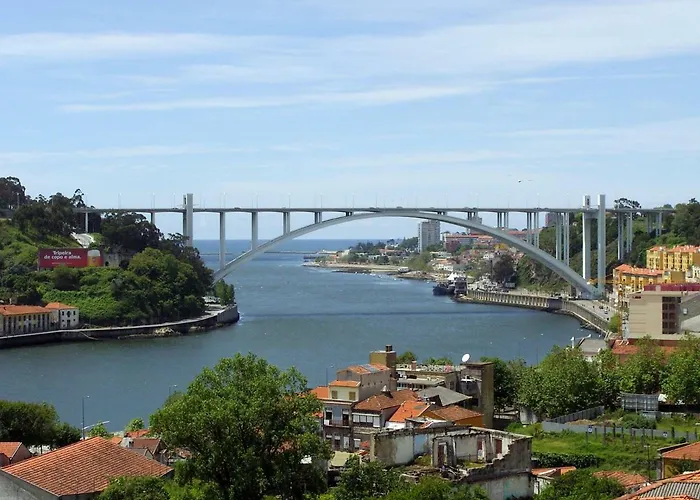 Casa Do Poeta & Guitarra By Pch *